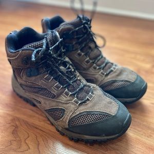 Men’s Moab Hiking Boots Sz 9